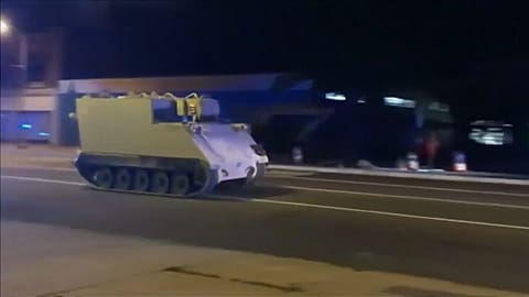 A la caza de un tanque robado durante 100 kilómetros