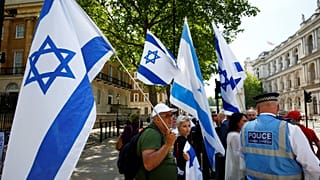 Israels Ministerpräsident Netanjahu wirbt in England für ein Ende des Atomdeals mit dem Iran