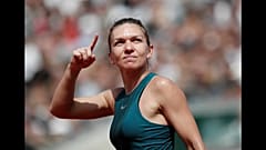 French Open: Simona Halep im Halbfinale - Herren-Viertelfinale abgebrochen  