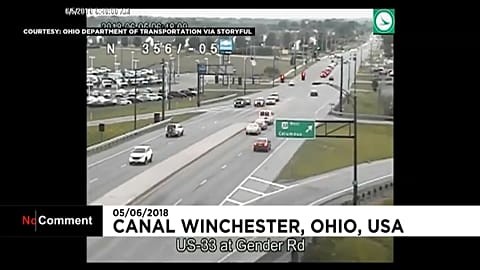 Condutor em sentido contrário espalha caos em estrada de Ohio
