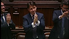 Investido Giuseppe Conte