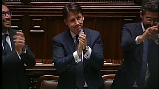 Investido Giuseppe Conte