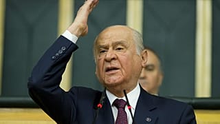 Bahçeli: Apolet sökecek müptezel anasından doğmadı