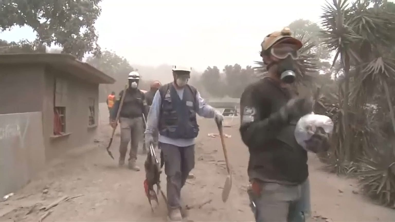 Fuego volcano: Head of emergency response "should quit"