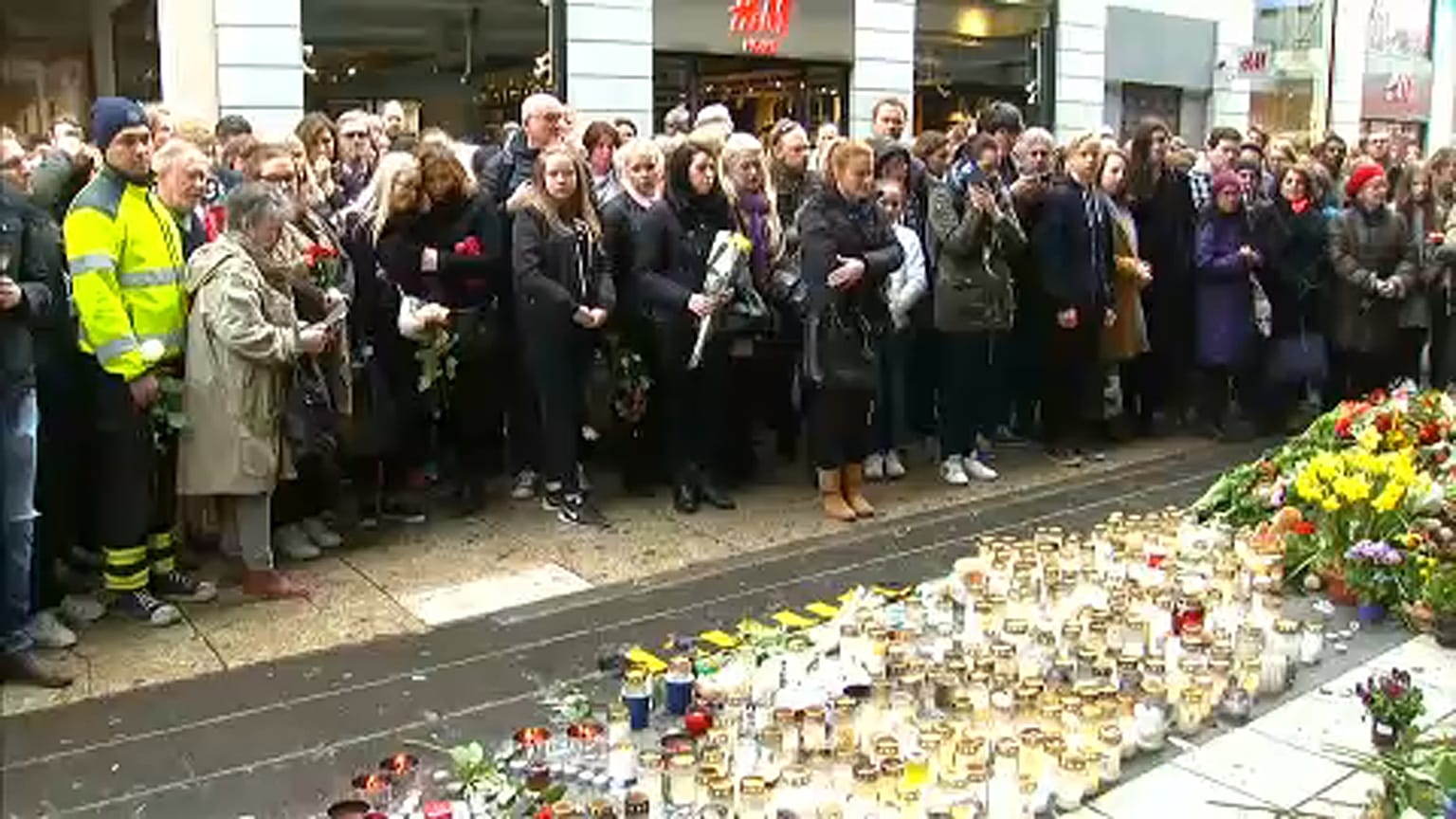Életfogytiglant kapott a furgonos terrorista Svédországban