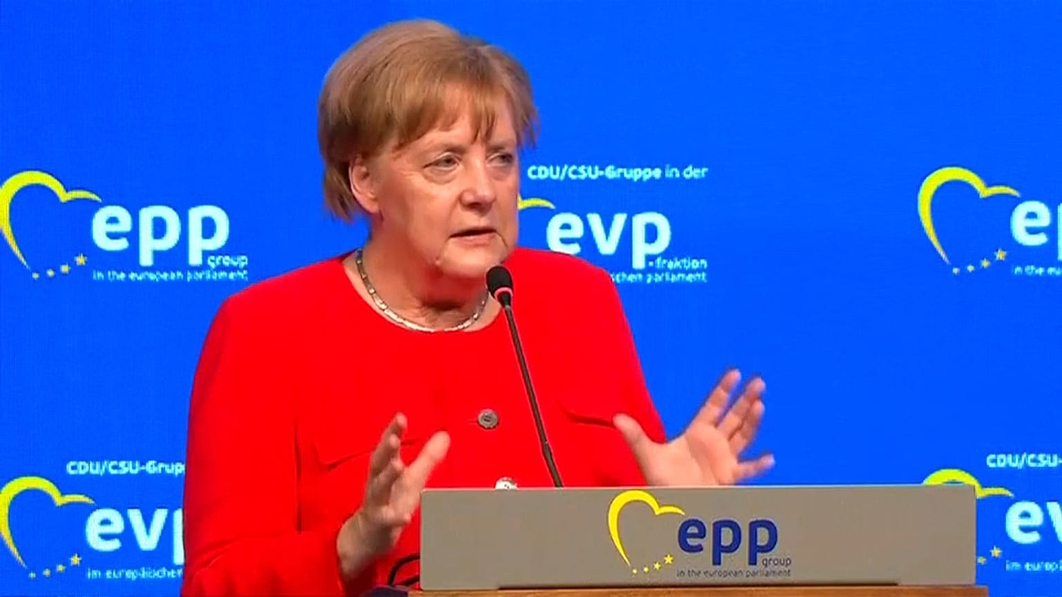 Merkel pide una política común de asilo en la UE  