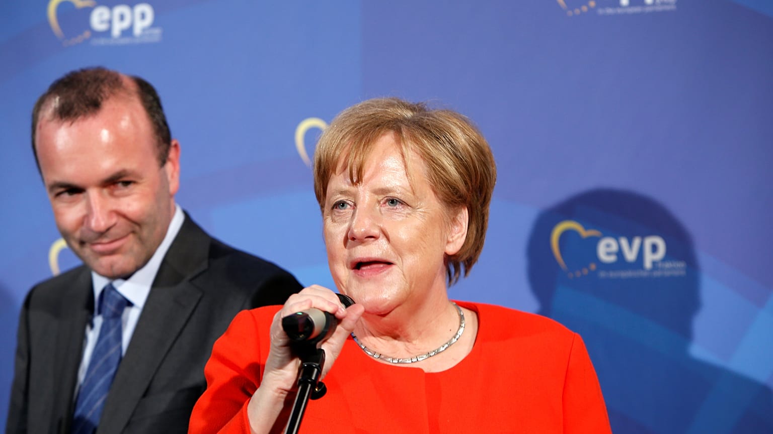 Diritto asilo, Merkel torna a chiedere standard uniformi per Ue