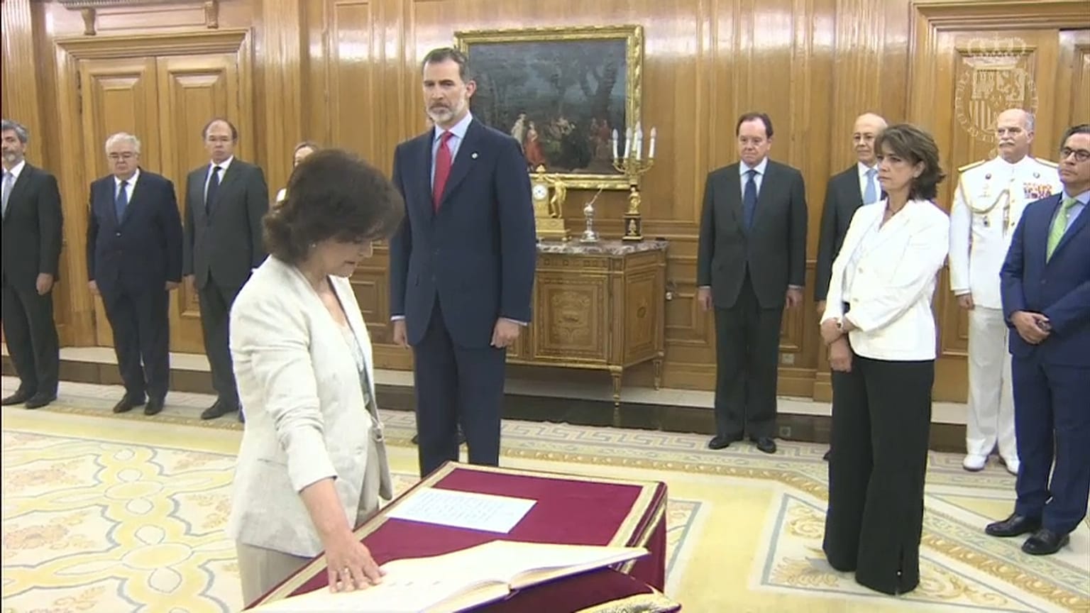 El Ejecutivo de Sánchez promete sus cargos ante el rey