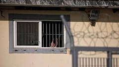 Παρατηρητήριο Ανθρωπίνων Δικαιωμάτων: Στις φυλακές της Ελλάδας κρατούν γυναίκες και κορίτσια στα ίδια κελιά με άγνωστους άνδρες