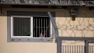 Παρατηρητήριο Ανθρωπίνων Δικαιωμάτων: Στις φυλακές της Ελλάδας κρατούν γυναίκες και κορίτσια στα ίδια κελιά με άγνωστους άνδρες