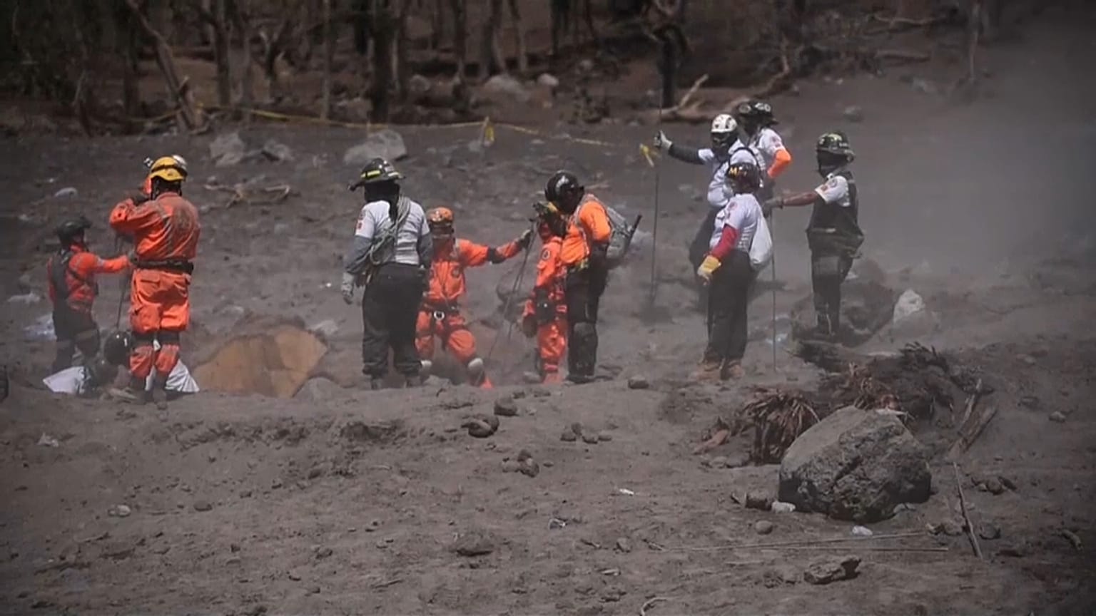 Guatemala: Feuervulkan rumort weiter