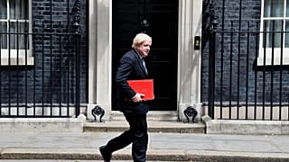 Boris Johnson útban a Kilépésügyi Főosztály felé