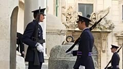 Dealing with a populist government in Italy