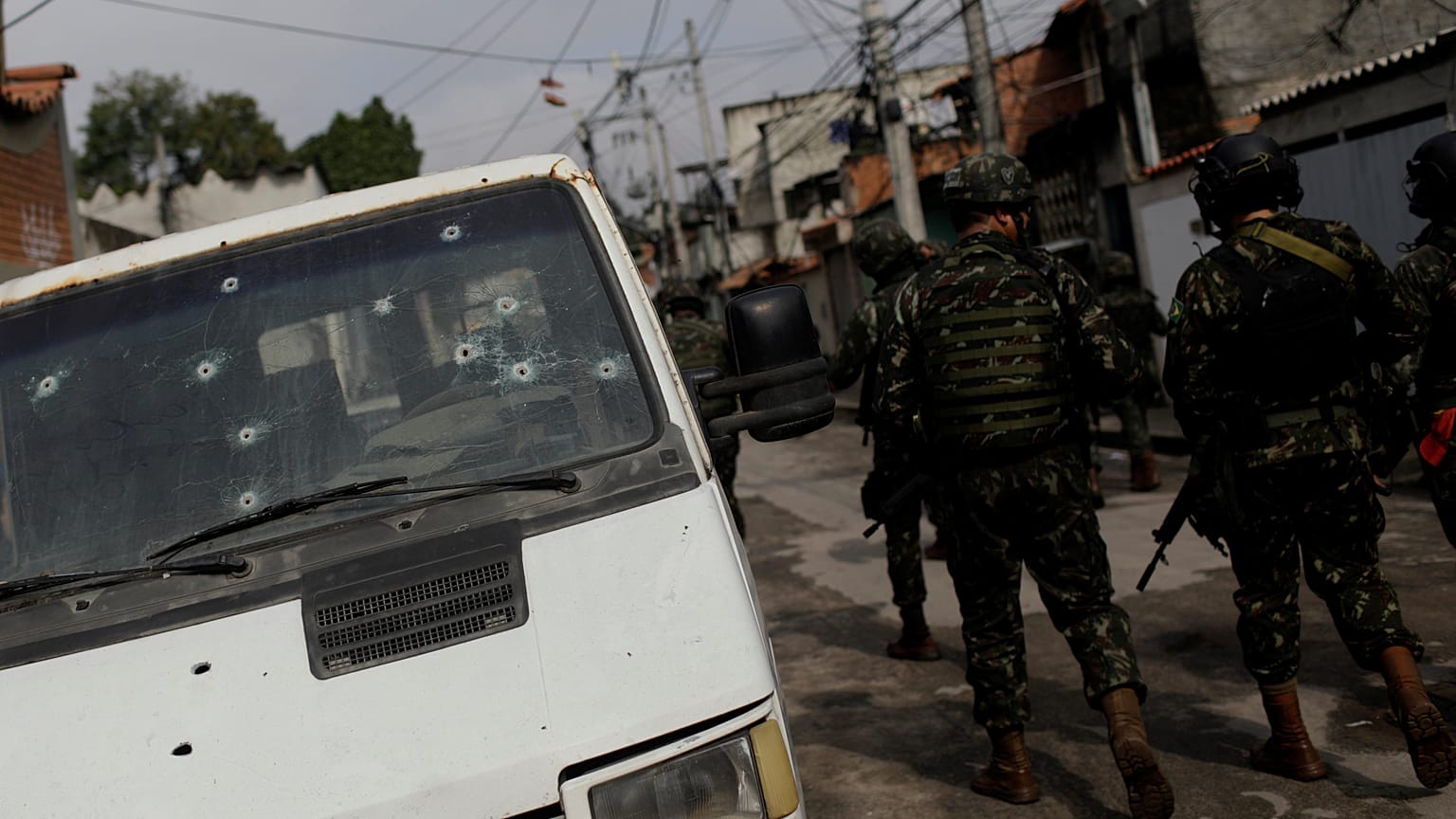 Militares tomam conta da Cidade de Deus