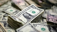 الدولار الأمريكي يواجه أكبر انخفاض أسبوعي منذ ثلاثة أشهر