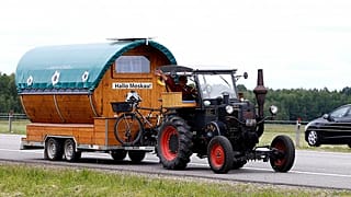 Superfan: de Alemania hasta el Mundial de Rusia… en tractor