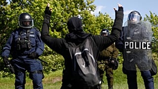 Antiglobalista tüntetések a G7-csúcson 