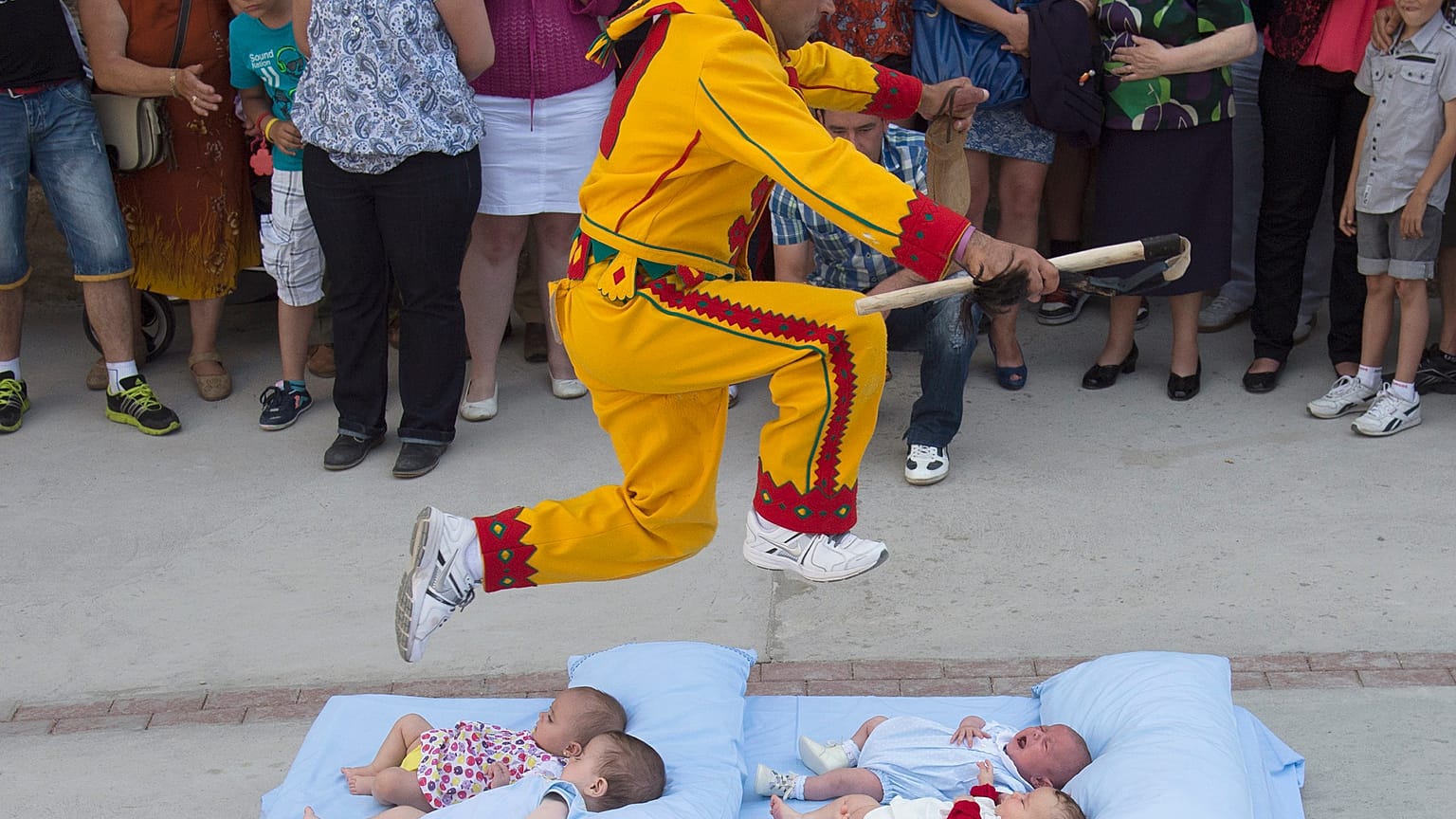 Colachos, baseball fans, and Dutch PM among best No Comments of the week