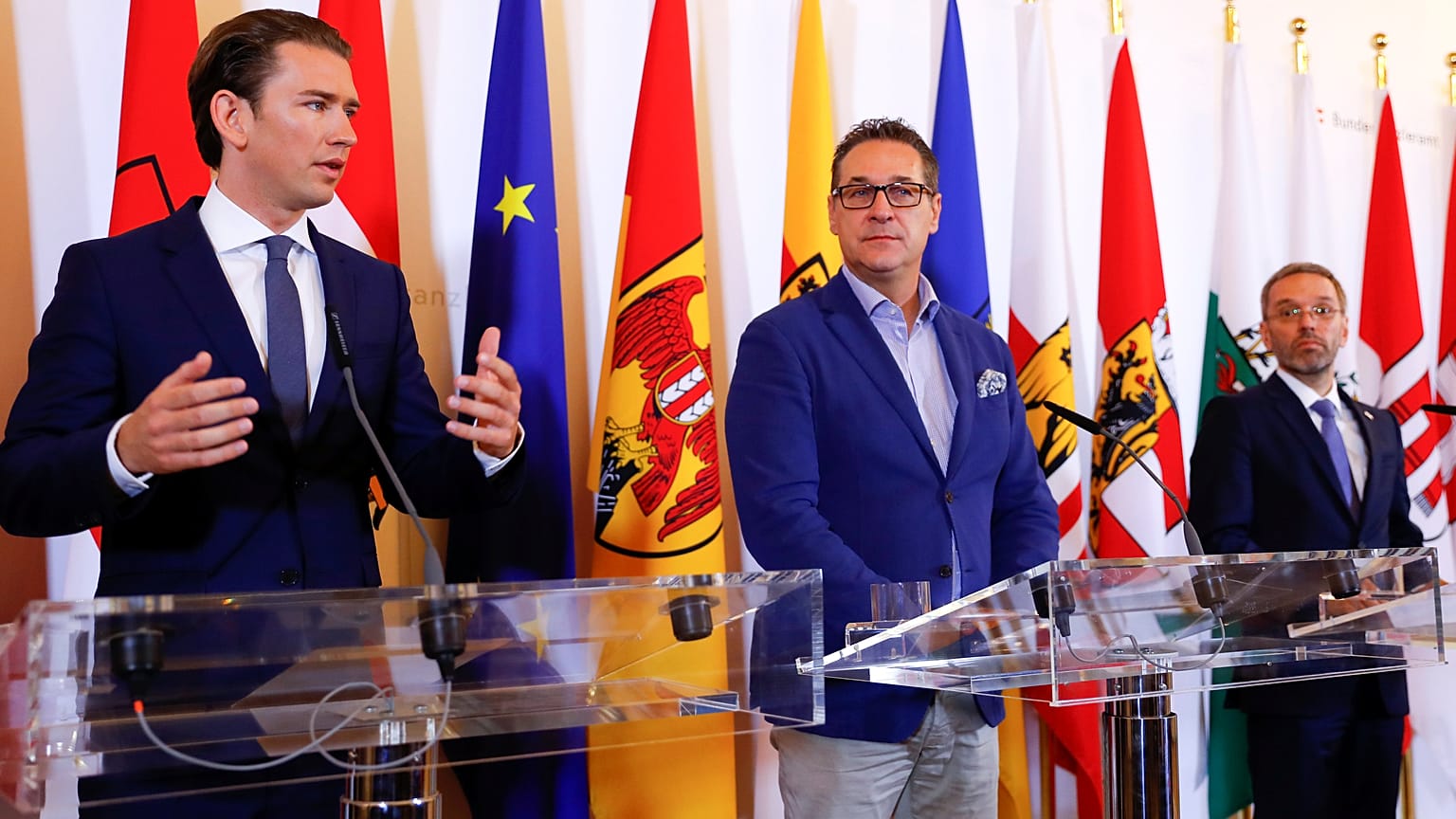 Αυστρία: Κλείνει τεμένη και απελαύνει ιμάμηδες η κυβέρνηση 
