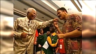 Trump vuole graziare Muhammad Ali ma il pugile non è condannato...