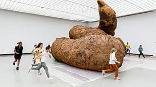 Sch...-Kunst: "Riesen-Kacka" macht nicht nur Kindern Freude