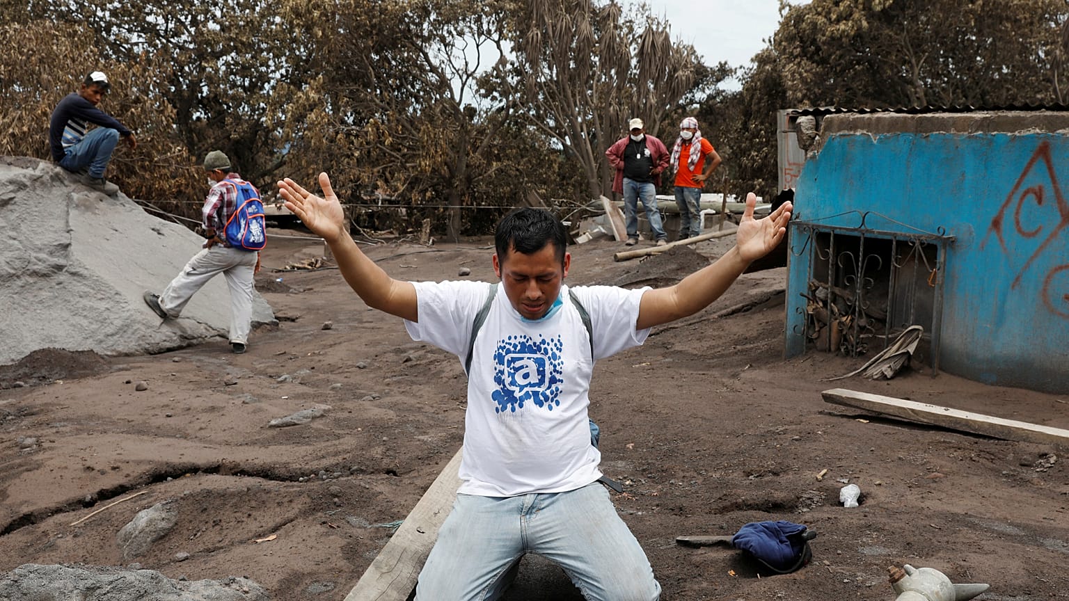 Eruption volcanique au Guatemala : à la recherche des disparus