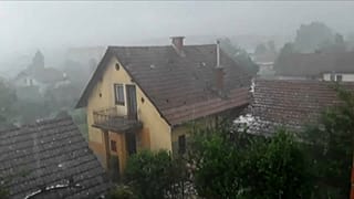Tenis topu büyüklüğünde dolu yağdı