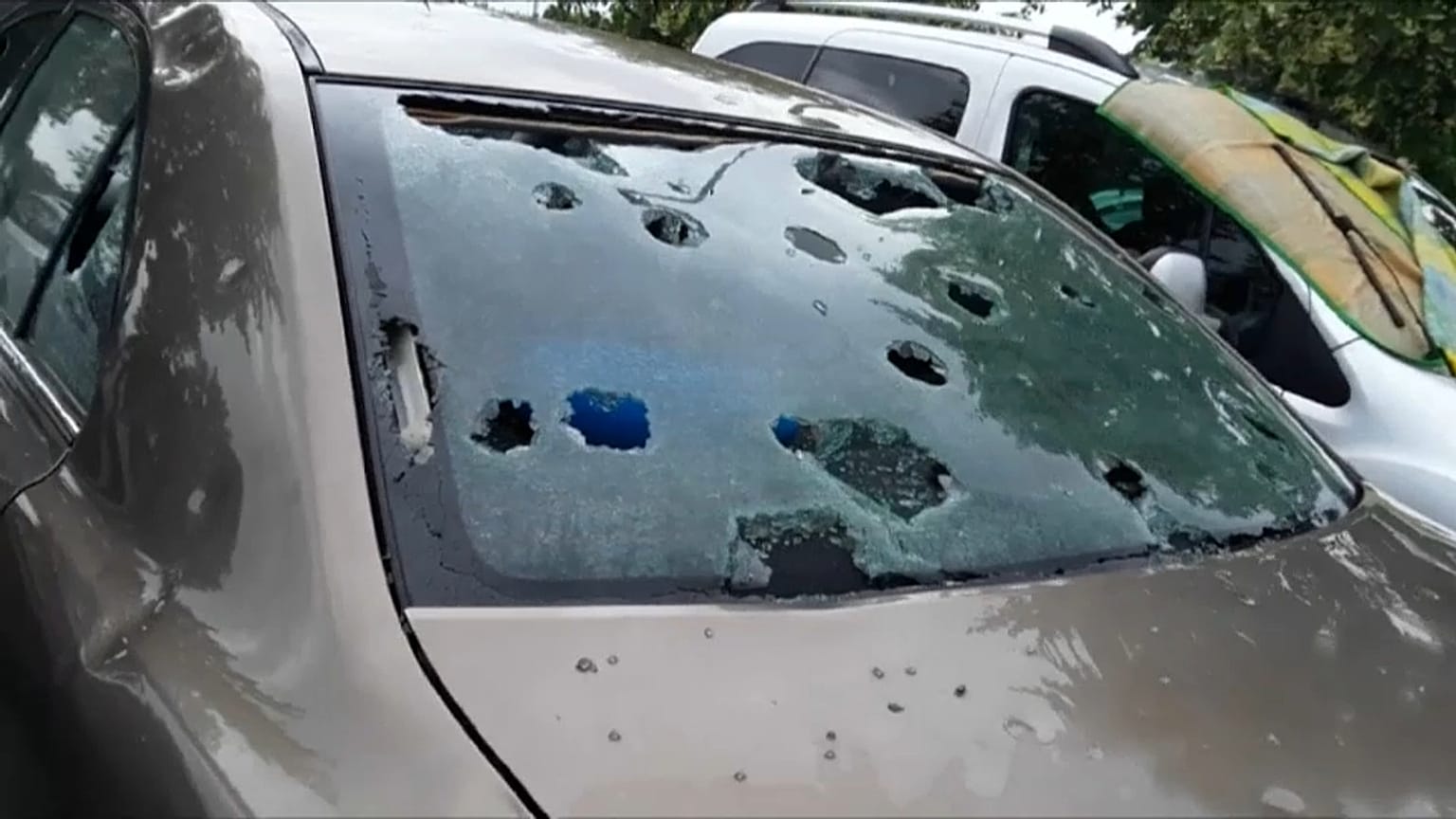 Tennisball-große Eisklumpen bei Unwetter in Slowenien