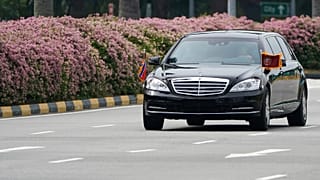 شاهد.. اللقطات الأولى لموكب الزعيم الكوري عقب وصوله إلى سنغافورة 