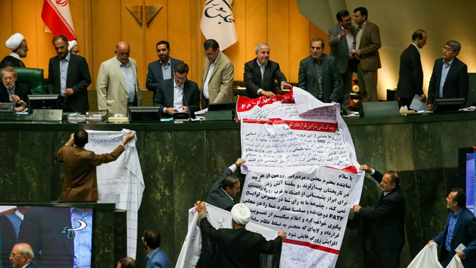 مجلس ایران الحاق به کنوانسیون مبارزه با تامین مالی تروریسم را تعلیق کرد