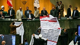 مجلس ایران الحاق به کنوانسیون مبارزه با تامین مالی تروریسم را تعلیق کرد