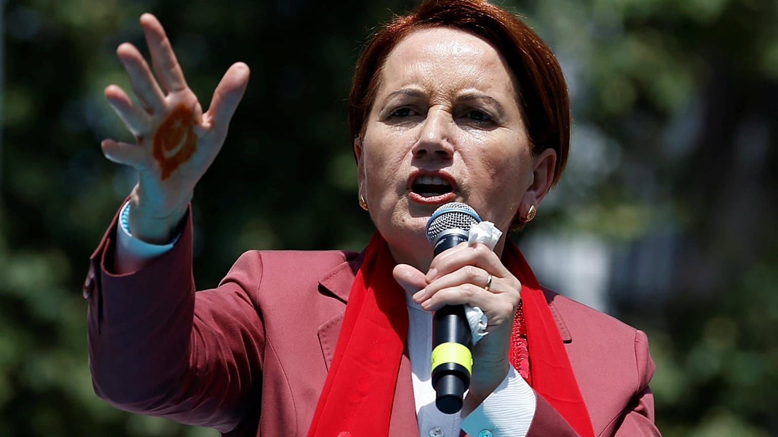 Akşener: AK Parti bana 'güçlü' başbakan yardımcılığı teklif etti