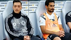 Merkel'den Mesut Özil ve İlkay Gündoğan'a destek 