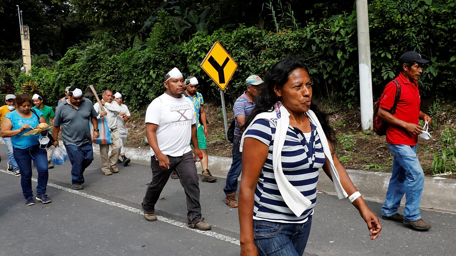 Eufemia García va con los rescatistas a San Miguel Los Lotes
