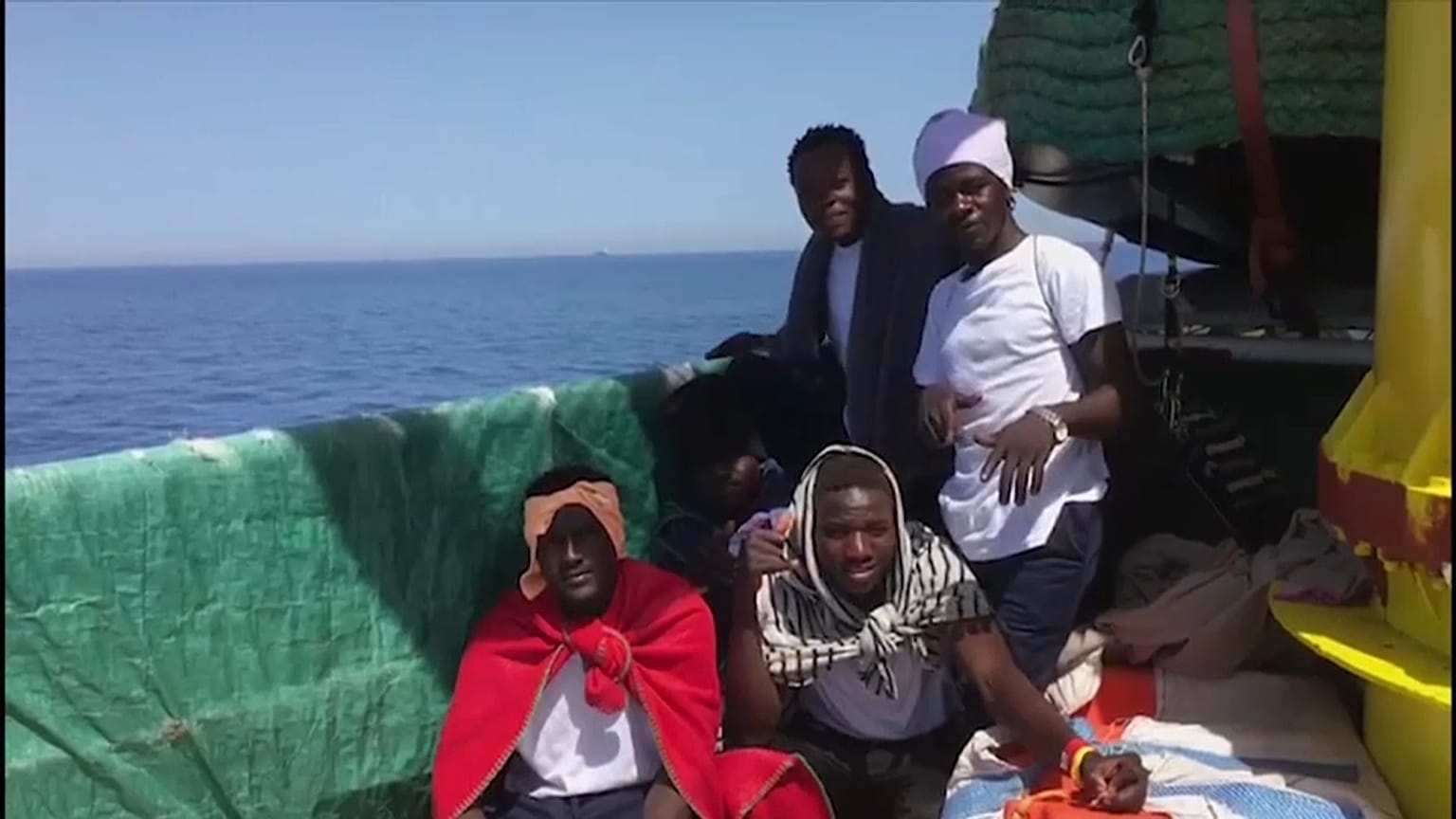 La Spagna accoglierà l'Aquarius a Valencia. Salvini esulta: "Vittoria"