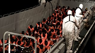 سرگردانی پناهجویان کشتی «Aquarius»