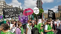 Il y a 100 ans, les suffragettes obtiennent le droit de vote