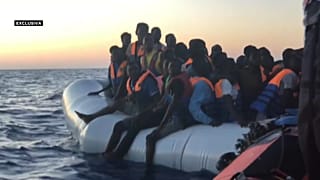 Escalofriantes imágenes del rescate de migrantes por parte del Aquarius