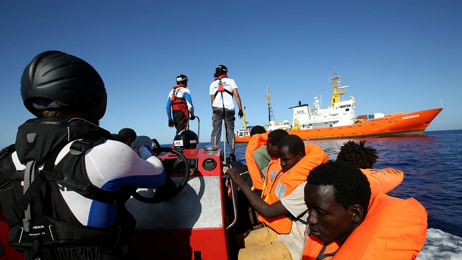 Egyre nehezebb a helyzet az Aquarius fedélzetén