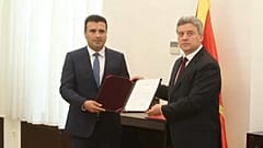 ΠΓΔΜ: Διαξιφισμοί Ιβανόφ-Ζάεφ πριν το τηλεφώνημα