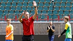 مغني تانغو وممثل سابق سيقود مباراة افتتاح كأس العالم بين روسيا والسعودية