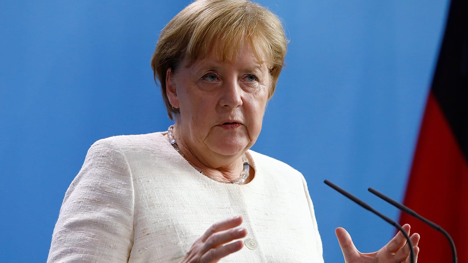 Merkel llama a la unidad en política migratoria 
