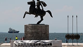 «Θρίαμβος της διπλωματίας» η συμφωνία Αθηνών-Σκοπίων 