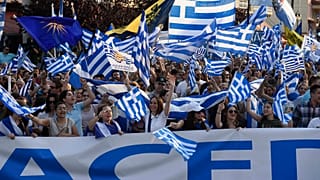 El primer ministro macedonio Zoran Zaev y el griego Alexis Tsipras