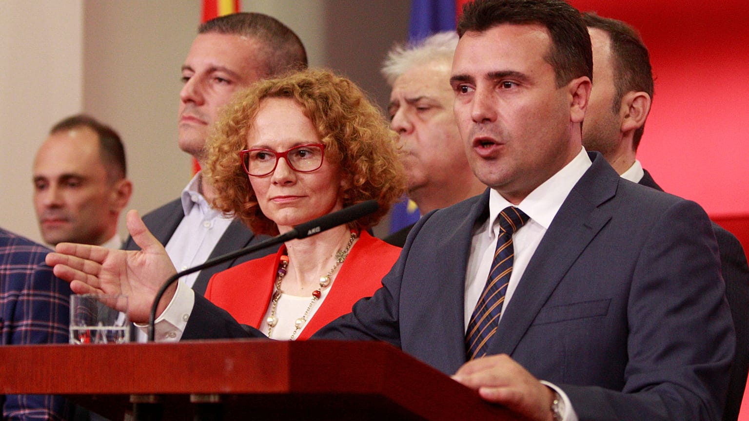 Σκοπιανό: Ο πρόεδρος «έδιωξε» Ζάεφ-Ντιμιτρόφ σε δύο λεπτά