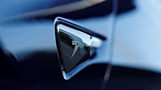 Tesla kommt ins Schleudern: 3000 Jobs sind gekündigt