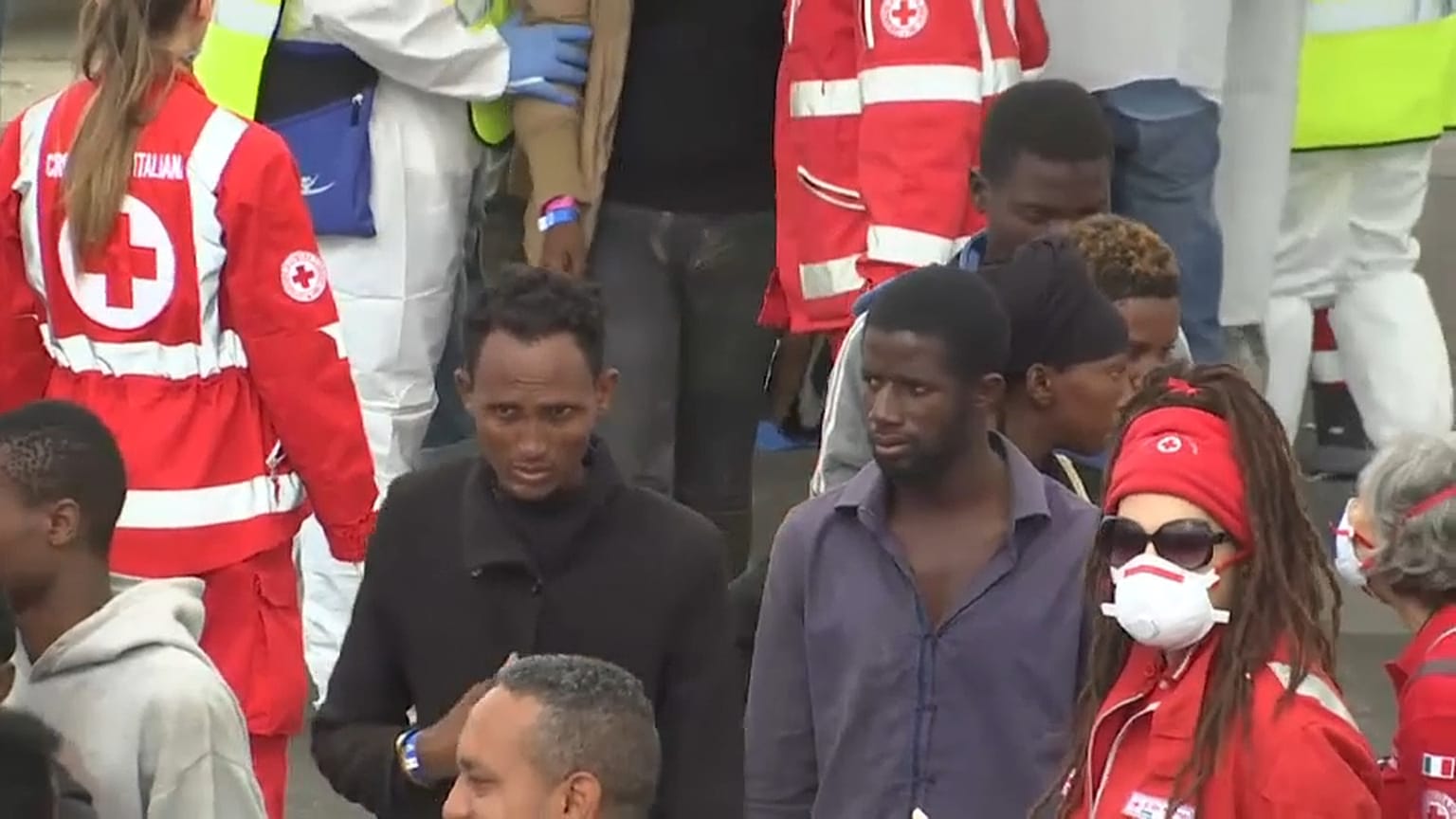 Catania: Ankunft von Flüchtlingen