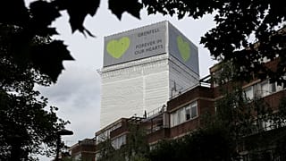 Η «μαύρη» επέτειος της πυρκαγιάς στο Γκρένφελ