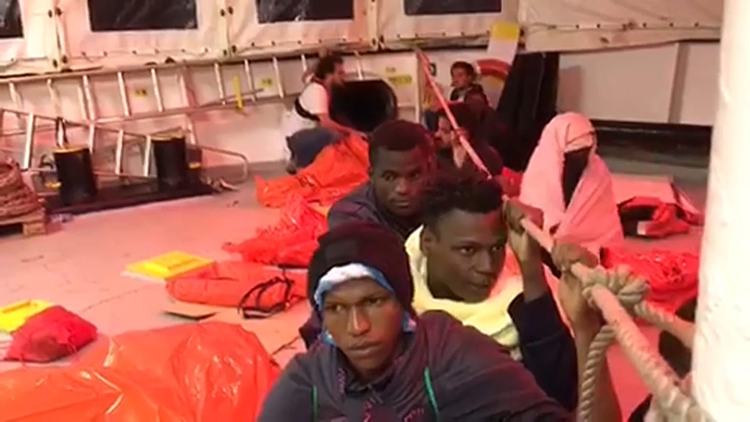 Aquarius, diario di bordo: cambio di rotta a causa del maltempo