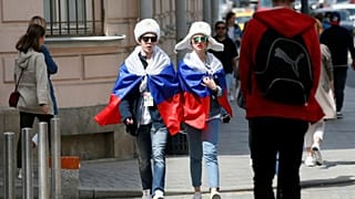 Μουντιάλ 2018: Χιλιάδες οπαδοί στους δρόμους, αστυνομικοί επί ποδός   